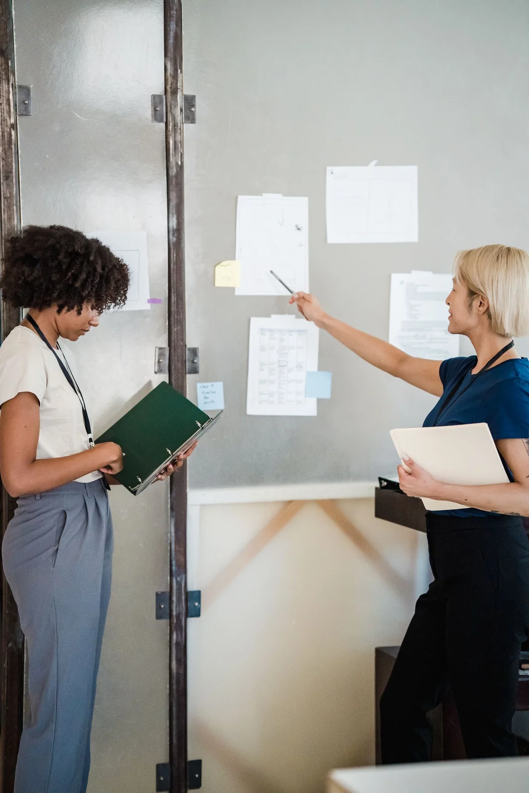 Meeting agenda workshop — illustrative product photography